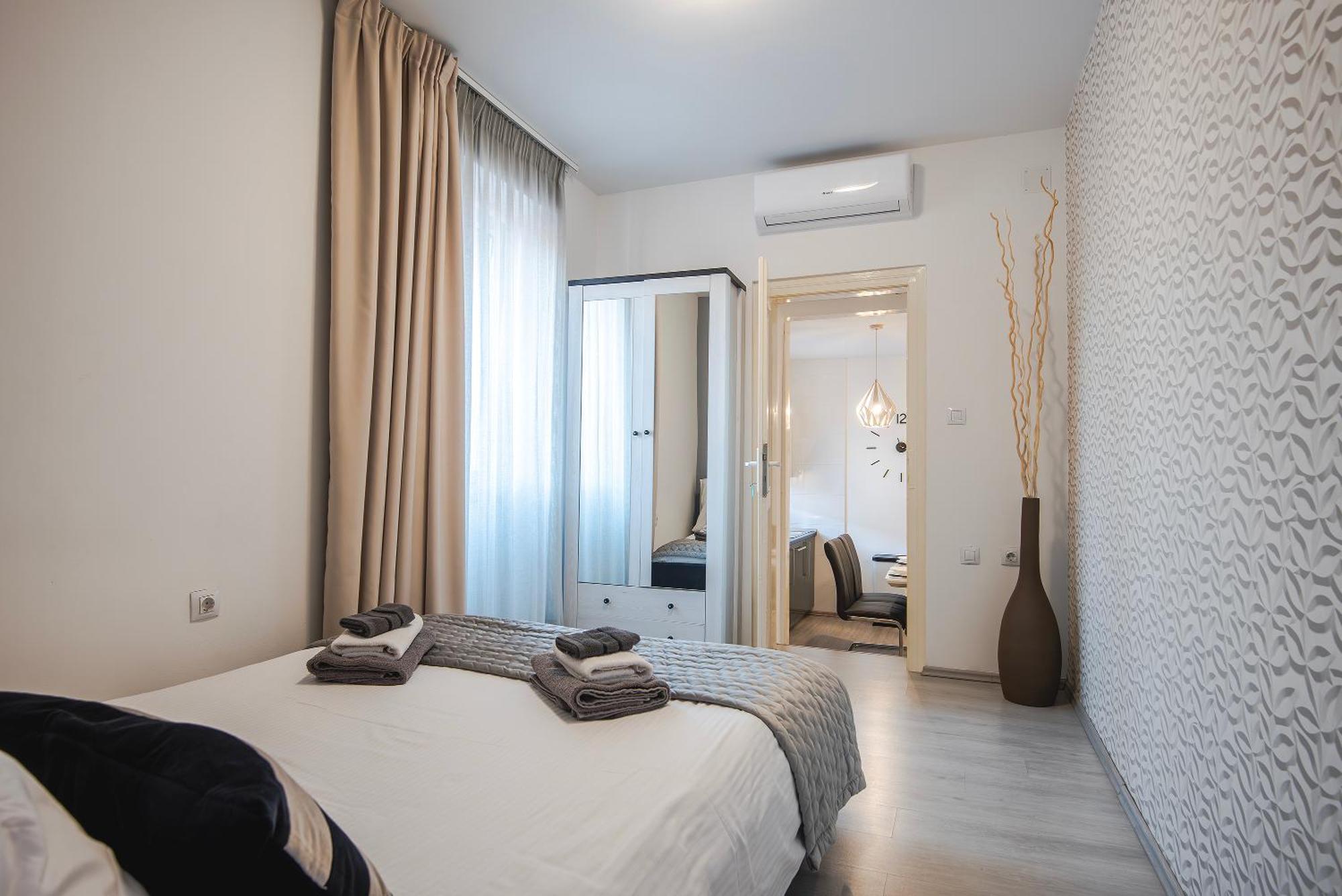 Arta Apartment City Center II - With Private Parking Pula Exterior foto